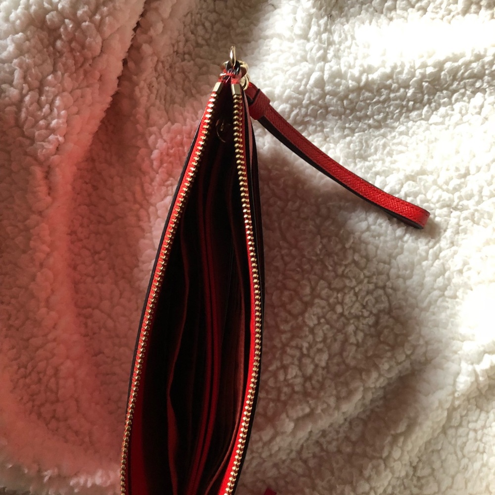 Red Coach Wrislet - Picture 4 of 4